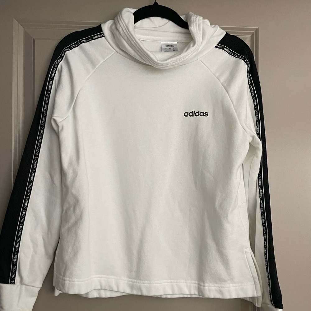 adidas size small sweatshirt